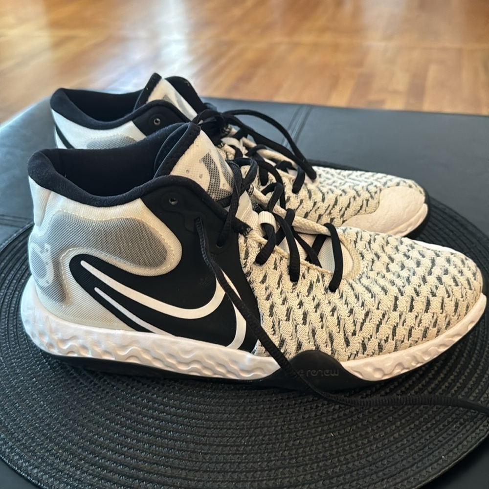 Nike KD Trey 5 VIII 'White Black' - Size 7Y - Picture 2 of 6